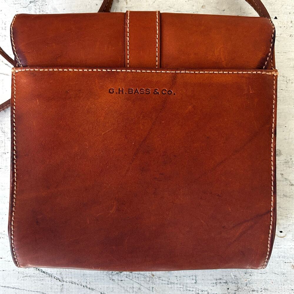 Vintage G.H. Bass Leather Crossbody Purse Saddle Bag Brass Buckle Shoulder Bag - Picture 5 of 8